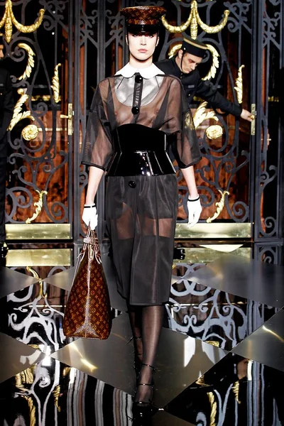 Look 2